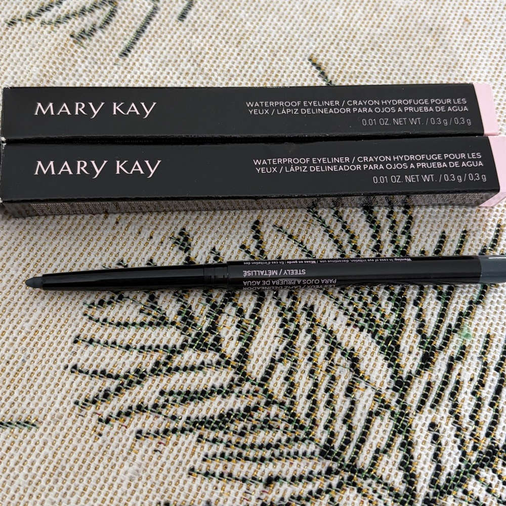 Mary Kay Steely Waterproof Eyeliner - Sleek Gray